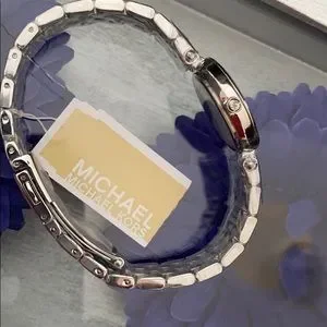 Michael Kors | Accessories | Tell Time In A Silver Link  display picture 3